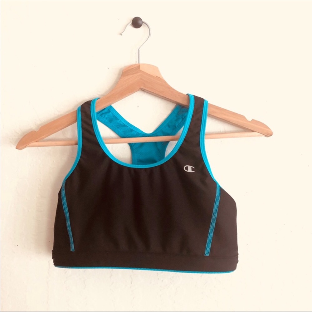 Champion reversible sports bra in mixed
Blue and black color size XS
